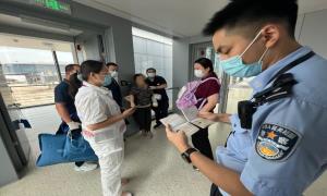 宁波机场出入境边防检查站开通“绿色通道”救助病患