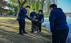 无锡出入境边防检查站开展“展风采、办实事、强党性”主题党日活动