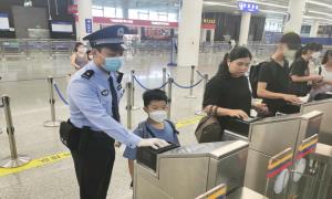 双节长假不停歇坚守岗位别样“圆”