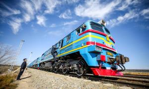 二连出入境边防出站今年已验放中欧班列突破2500列