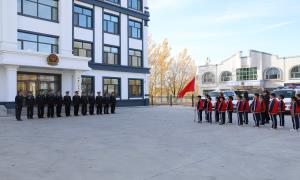 学生走进警营 零距离感受警营