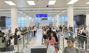 皇岗出入境边防检查站助力参展进博会外国客商通关高效便捷