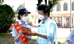 徐媛：惟实励新的国门“宣传员”