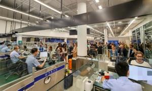 皇岗出入境边防检查站为瑞士洛桑贝嘉芭蕾舞团入境提供通关便利获赞