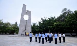 爱店边检、海关联合举行“烈士纪念日”活动