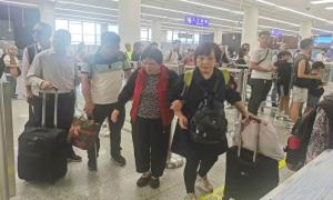 皇岗出入境边防检查站为残障人士通关提供“零等待”“无障碍”传递国门温情