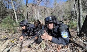 和龙边境检查站扎实开展野外搜捕实战演练