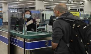 6天2000余人次！皇岗出入境边防检查站多措并举确保6国免签入境政策顺利实施