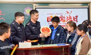 通化边境管理支队开展宪法进校园活动