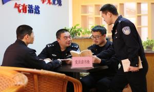 打造“党员读书角”微阵地 书写主题教育新实践
