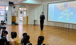 皇岗边检民警走进幼儿园开展爱国主义教育活动