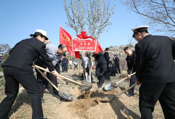 支部联建“手拉手” 携手共植“党建林” (1).jpg