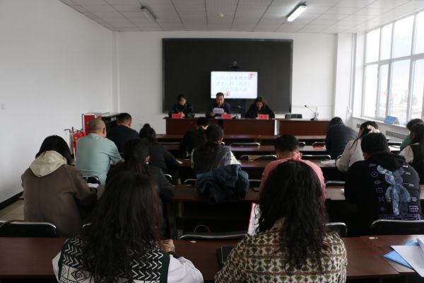 长白县人社系统干部进企入村（社区）助企纾困解难题