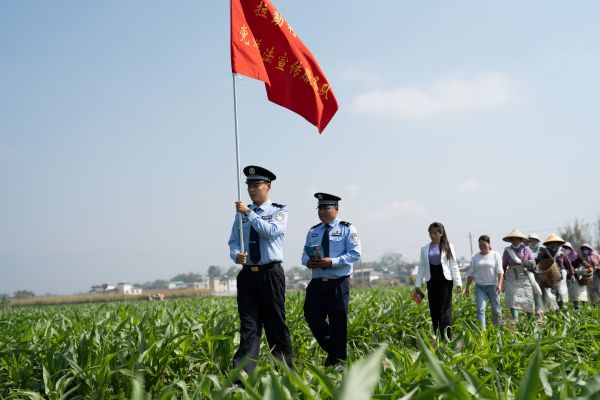 警地联合!让法治“蒲公英”的种子在边疆落地生根 (4).jpg