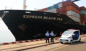 靠前服务 洋浦出入境边防检查站高效完成洋浦西非航行边防检查任务