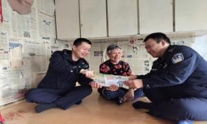 “火炕话家常”助推边境政策法规宣传