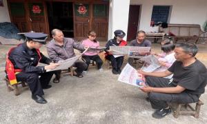 少数民族村寨又迎来了藏青蓝！