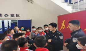 警营开放日 师生体验别样“警色”