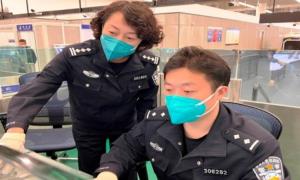 国门“她”力量 巾帼藏青蓝