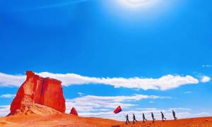 “月亮城堡”鉴初心 赓续三代戍边情