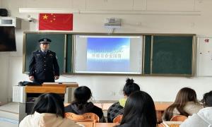 国防教育进校园 厚植青春爱国情