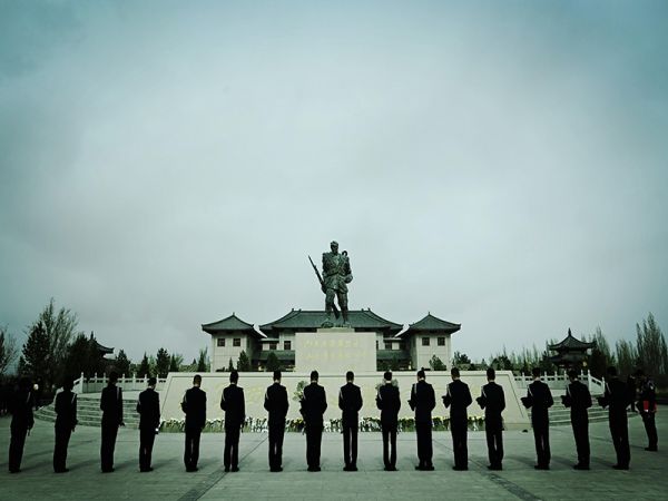 清明祭英烈 红色永相传