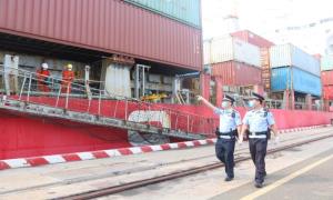 洋浦出入境边防检查站主动靠前服务全力“解锁”印尼新航线