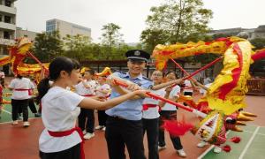 南疆国门壮韵浓 警民共庆三月三