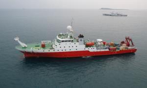 三亚出入境边防检查站靠前服务保障“科学”号科考船快速通关