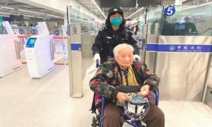 皇岗边检民警竭诚为旅客排忧解难获点赞