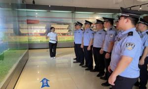 钦州出入境边防检查站组织民警参观总体国家安全观主题展览