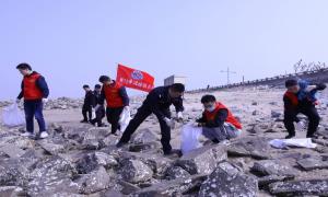 助力世界地球日 连云港边检在行动