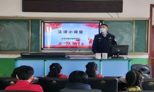 三合边境派出所深入辖区开展“法治进校园”宣传活动