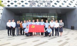 洋浦出入境边防检查站执勤二队党支部联合开展主题党日活动