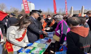 巴彦淖尔边境管理支队开展全民国家安全教育日普法宣传活动