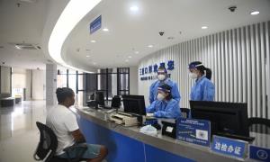 三亚出入境边防检查站全力做好五一节前通关服务保障工作