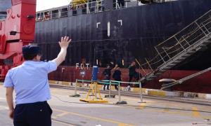 警民携手1小时找回迷路船员