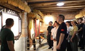 警邮共建谋新篇 表白祖国520