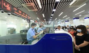 广西东兴：跨境游持续火爆