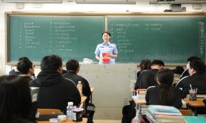 锦州出入境边防检查站开展“美好生活 民法典相伴”主题宣传进校园活动