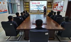 青春不停步 藏蓝正当时