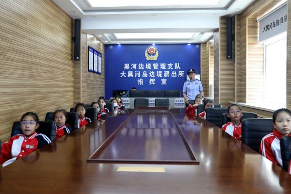 童心向警心 学生进警营