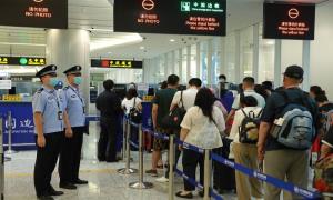 邮轮全力以“复”！蛇口出入境边防检查站高质量保障“招商伊敦”号邮轮国际航线复航工作