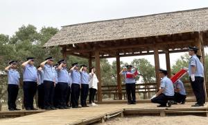 胡杨林里讲党课 生态文明励初心