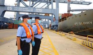 惠州出入境边防检查站全力保障“惠州——越南”集装箱班轮首航