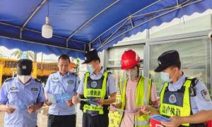 钦州出入境边防检查站开展12367服务平台主题宣传活动