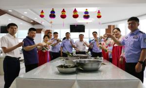 延吉出入境边防检查站与延吉机场分公司开展迎端午党建共建主题党日活动
