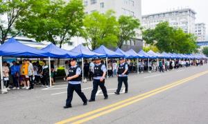 民警坚守撑起中考“平安伞”