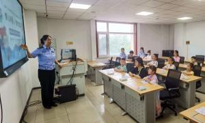 萌娃进警营 童心向国门