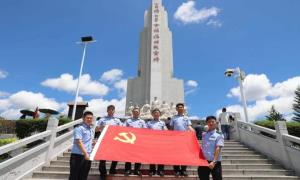 凤凰出入境边防检查站开展“红色教育三个一”系列主题党日活动